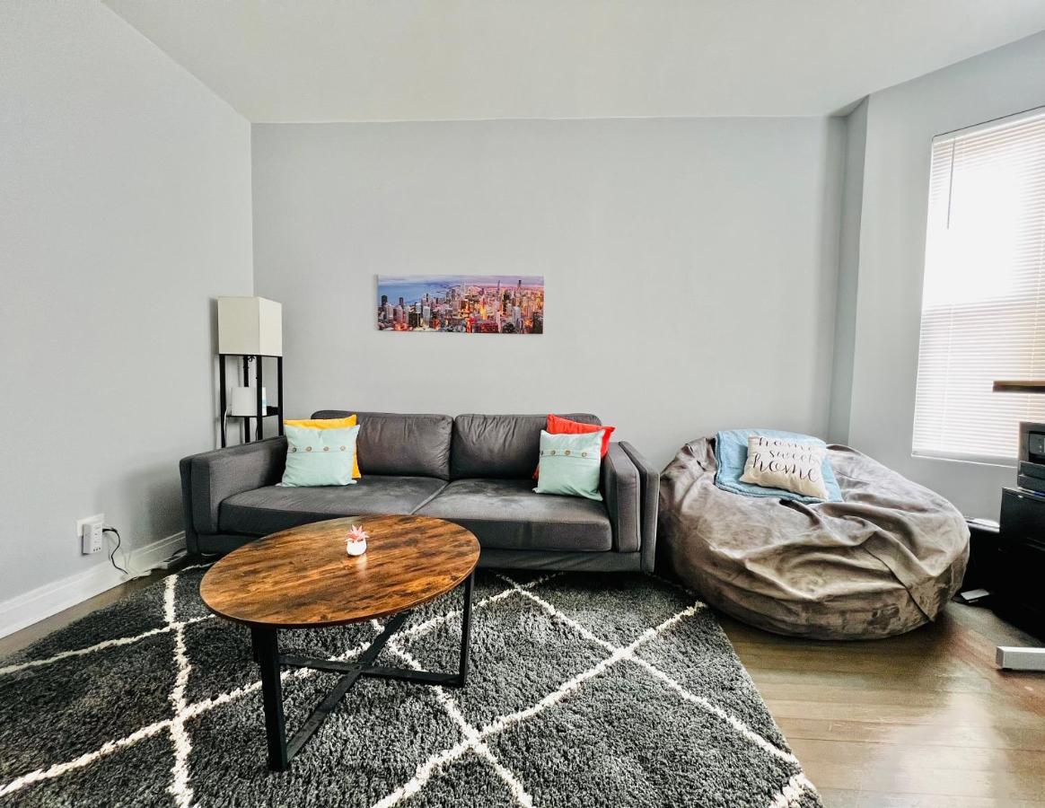 Lovely Logan Square 2-Bedroom In シカゴ エクステリア 写真